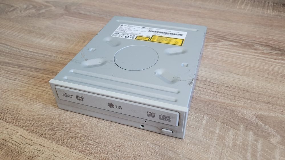 Tanie Napędy DVD / nagrywarki – 4 sztuki – po 20 zł / szt.