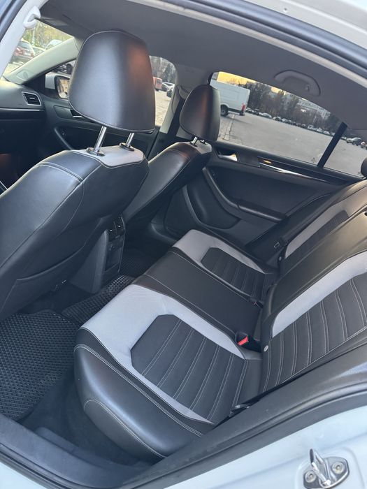 Продам Volkswagen Jetta 2016 року