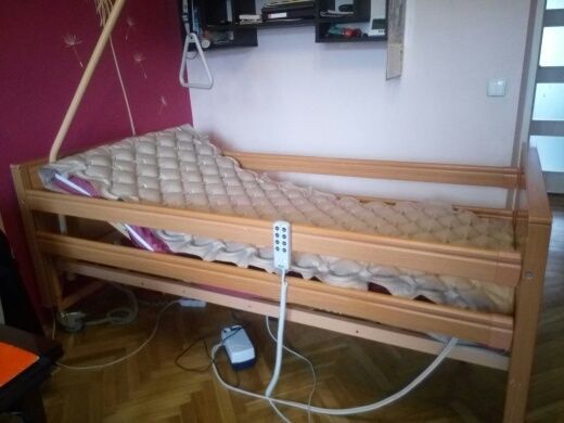 Łóżko rehabilitacyjne z materacem, 120 zł za miesiąc