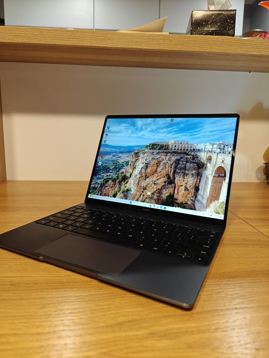 Laptop Huawei MateBook 13 Ryzen 7 3700U RXVEGA10 16/512 GB office 2019