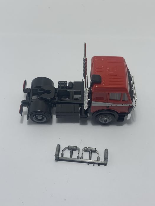 Mercedes 1748 da Herpa escala 1/87