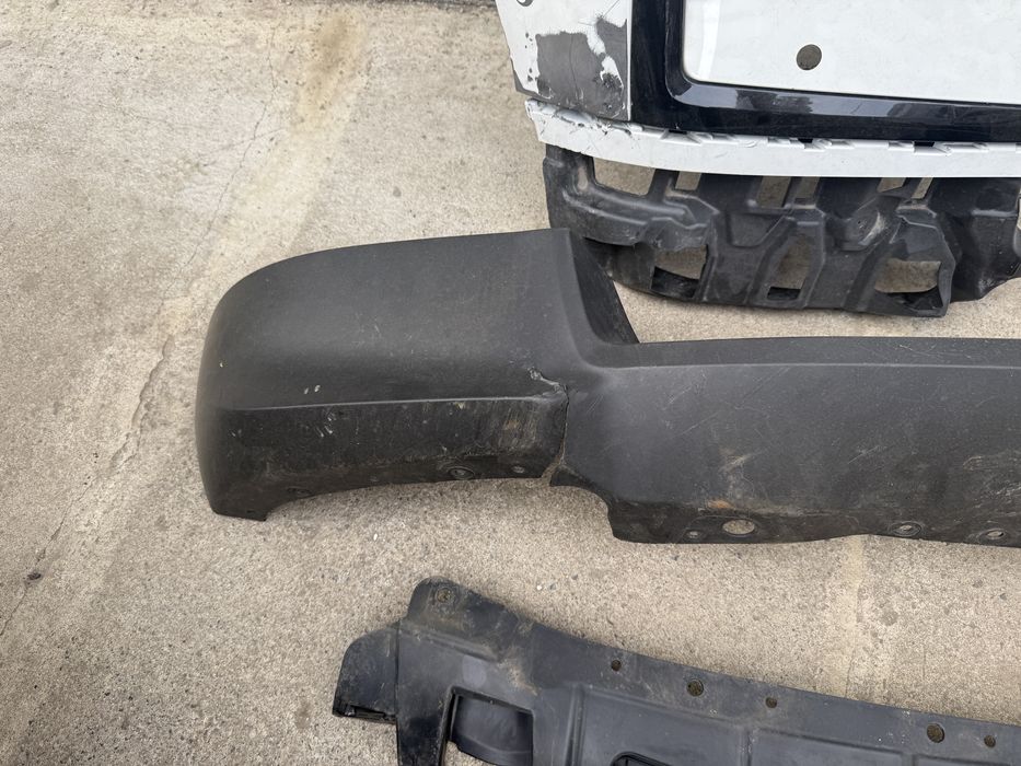 BMW ix, бампер передний правая часть