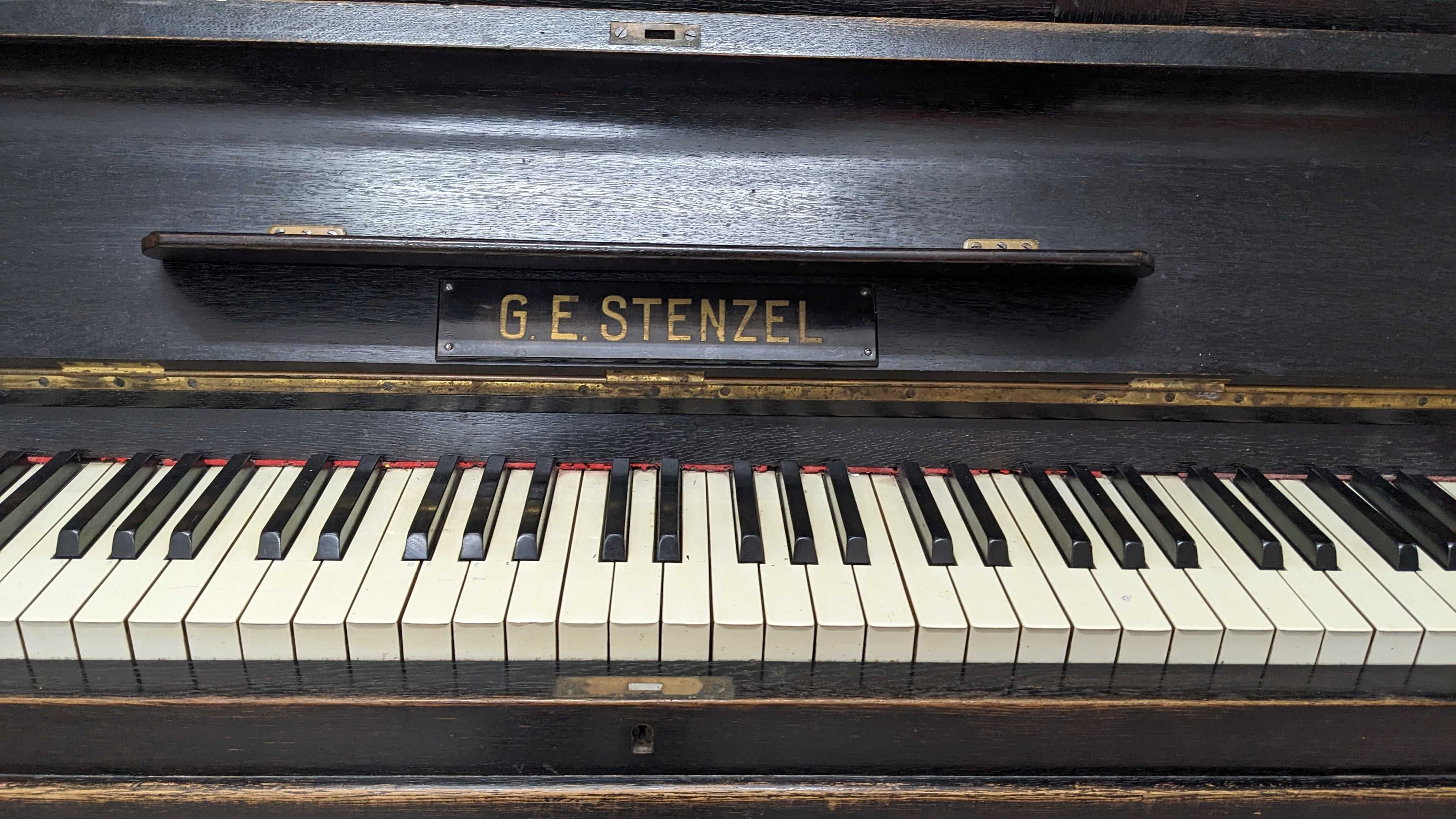 Pianino G E Stenzel