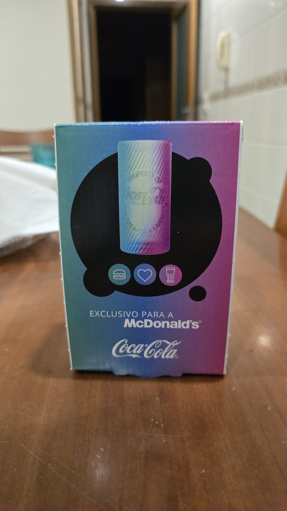 Copo Coca-Cola McDonald's Rainbow 2024