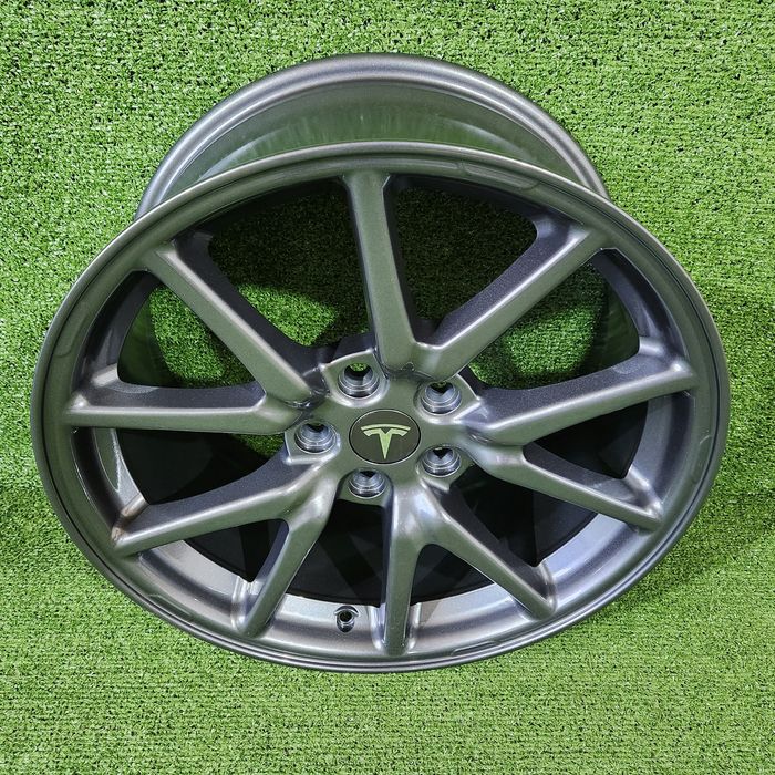 диски R18 5x114.3 DIA 64.1  Tesla Model 3 Model Y DT02