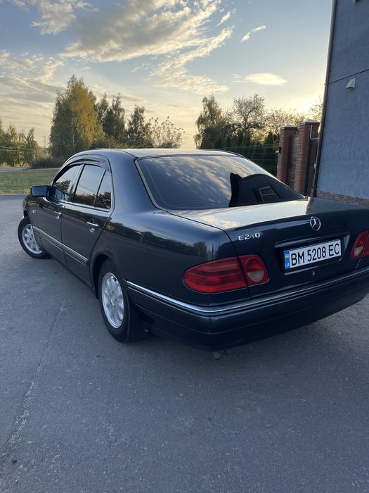 В отличном состояниї мерседес w210 e240 Обмен,Торг!!!