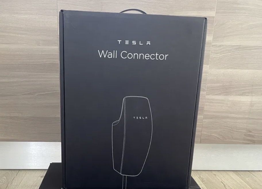 Tesla Wall Connector Selado