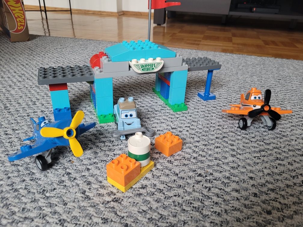 LEGO "Skipper's" Flight School Set 10511 Instructions