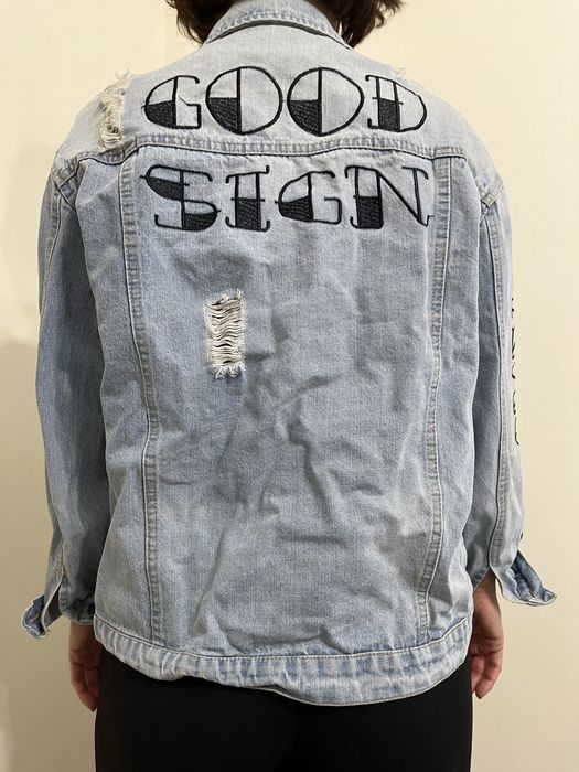 Продам жіночий джинсовий піджак