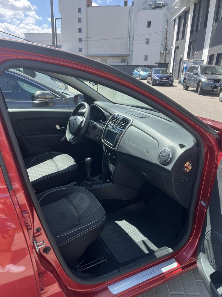 Renault Sandero 2013