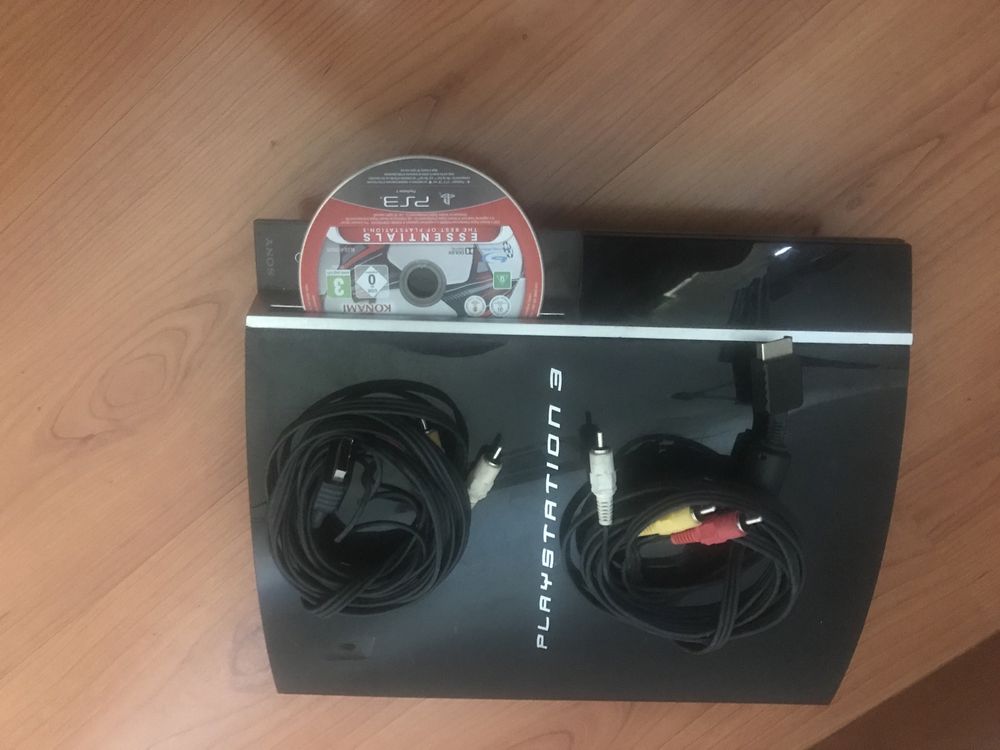 Consola Playstation3 com cabos