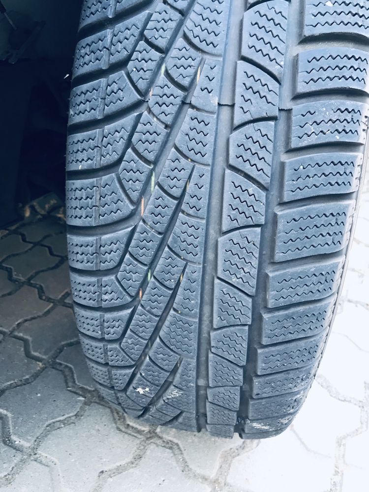 Шины  PIRELLI Sottozero  215 65 16 зима