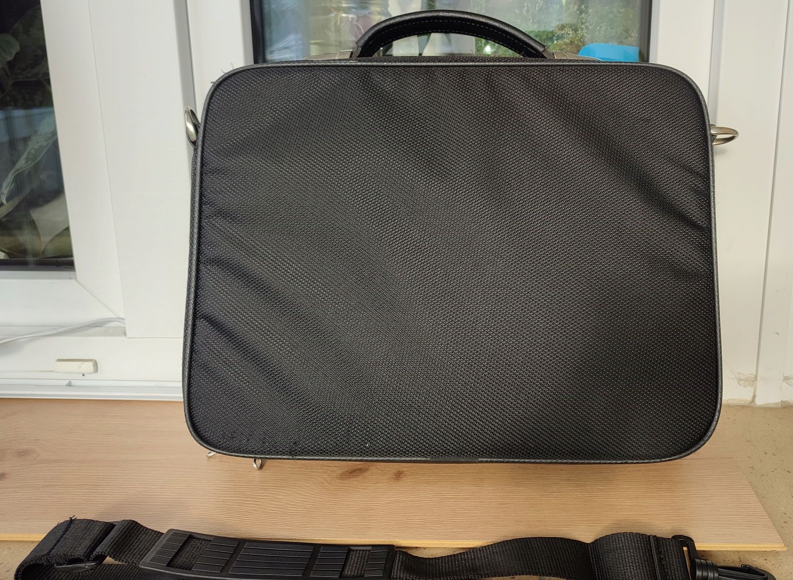Torba na laptopa Samsonite, nowy pasek, wygodna rączka, organizer