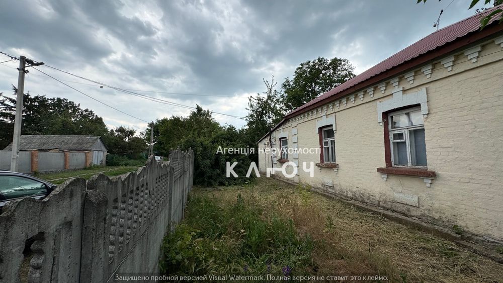 Продаж частини будинку з окремим двором в р-ні Критого ринку!