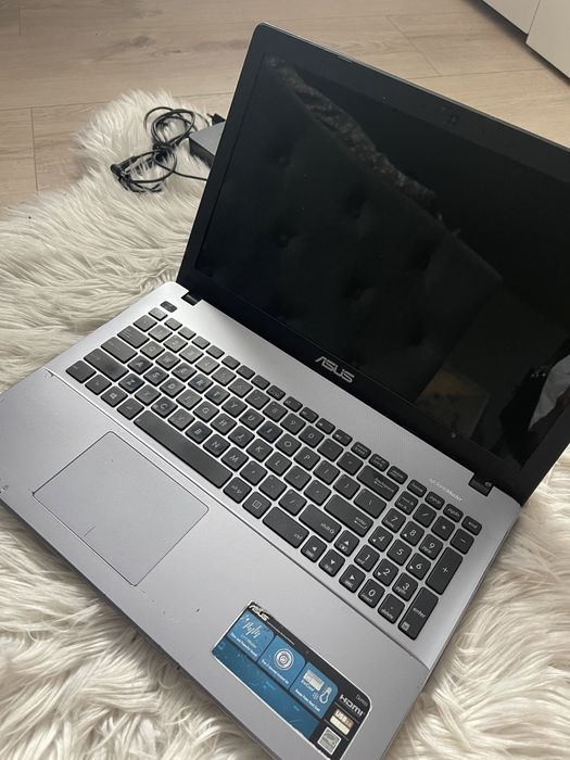 Laptop Asus 15,6” 1.60GHz 2.30GHz 4GB sonic master