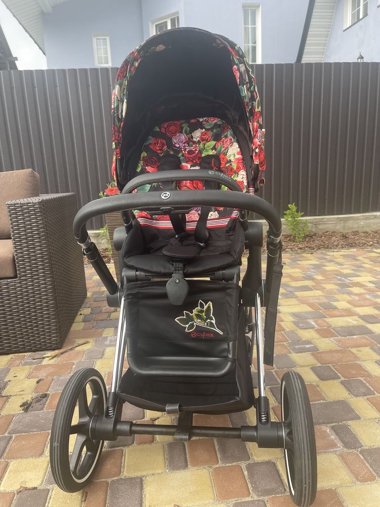 Cybex Priam Blossom Dark шасси Chrome black