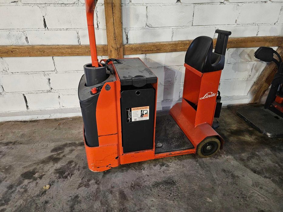 Ciągnik elektryczny magazynowy Linde P30