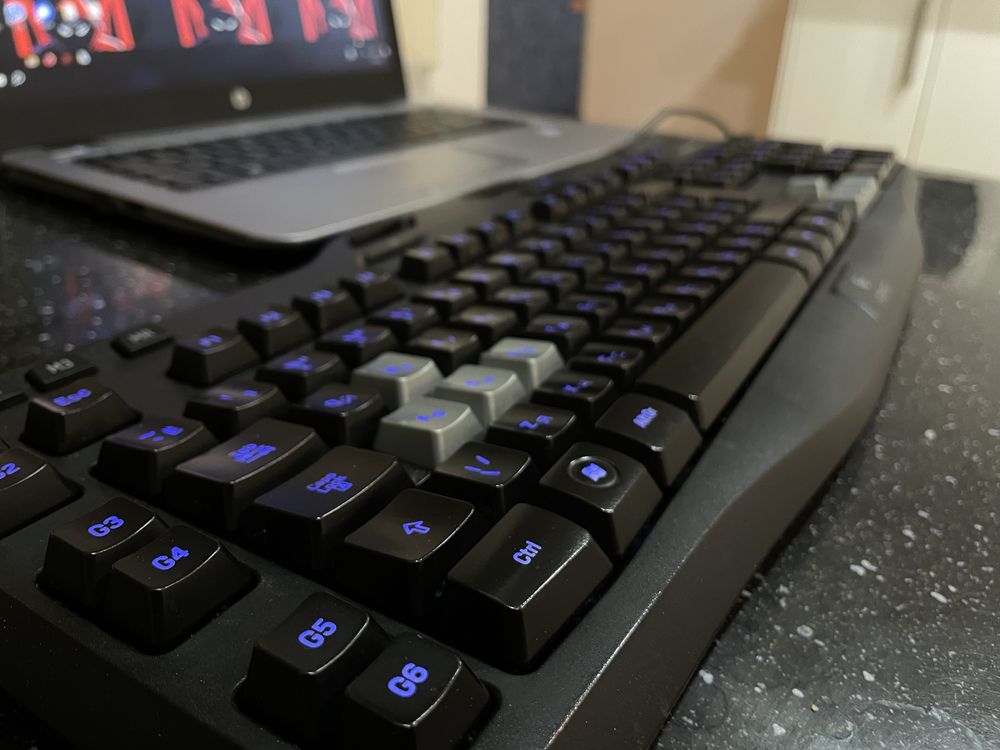 Клавіатура Logitech G105 ідеальний стан