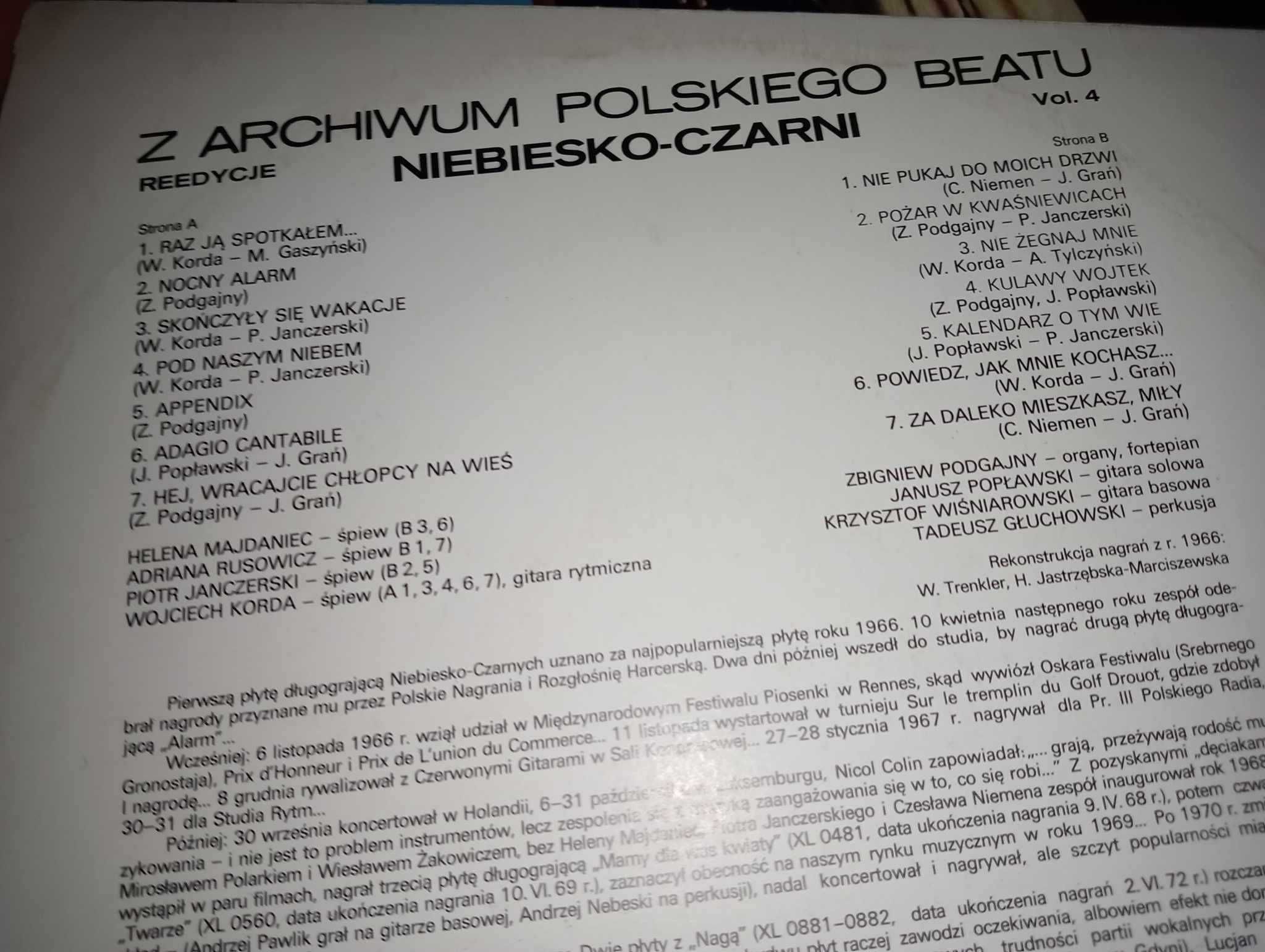 Dwa winyle "Z archiwum Polskiego beatu vol.3 i 4" Niebiesko-Czarni