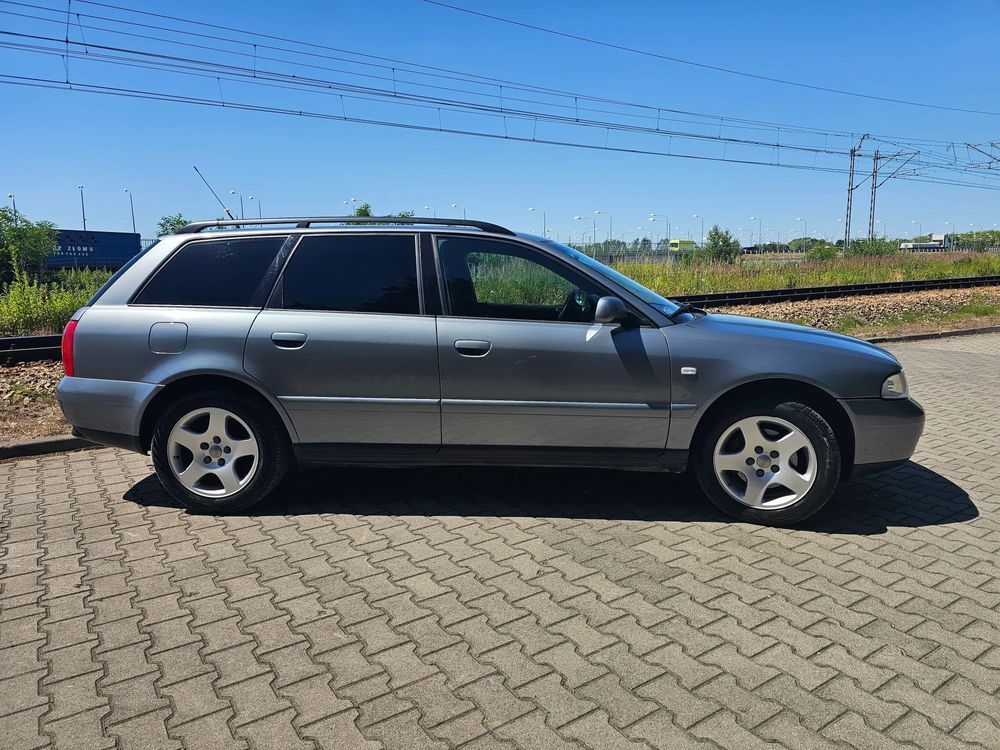Audi A4 Świetne auto, gotowe do jazdy, 2 komplety opon, nowy akumulator