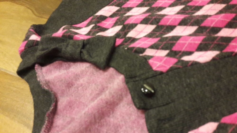 Sweterek rozpinany grafit-róż wzorzysty XS-S sweter szary