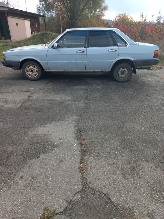 Автомобіль Ауді 80 б2