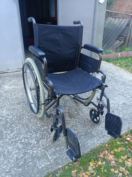 ПРОДАМ у гарному стані засоби для маломобільних людей