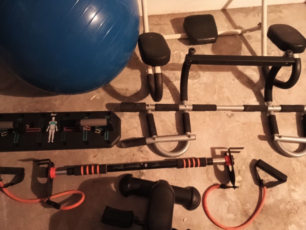 Vario material para exercício/ginásio