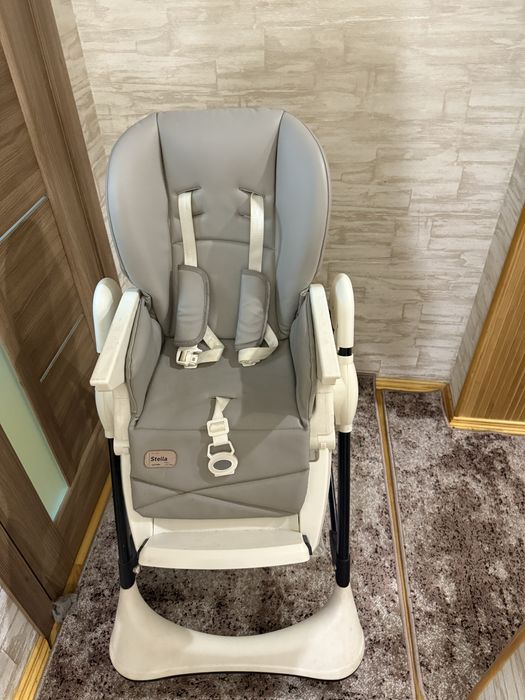 Стільчик для годування