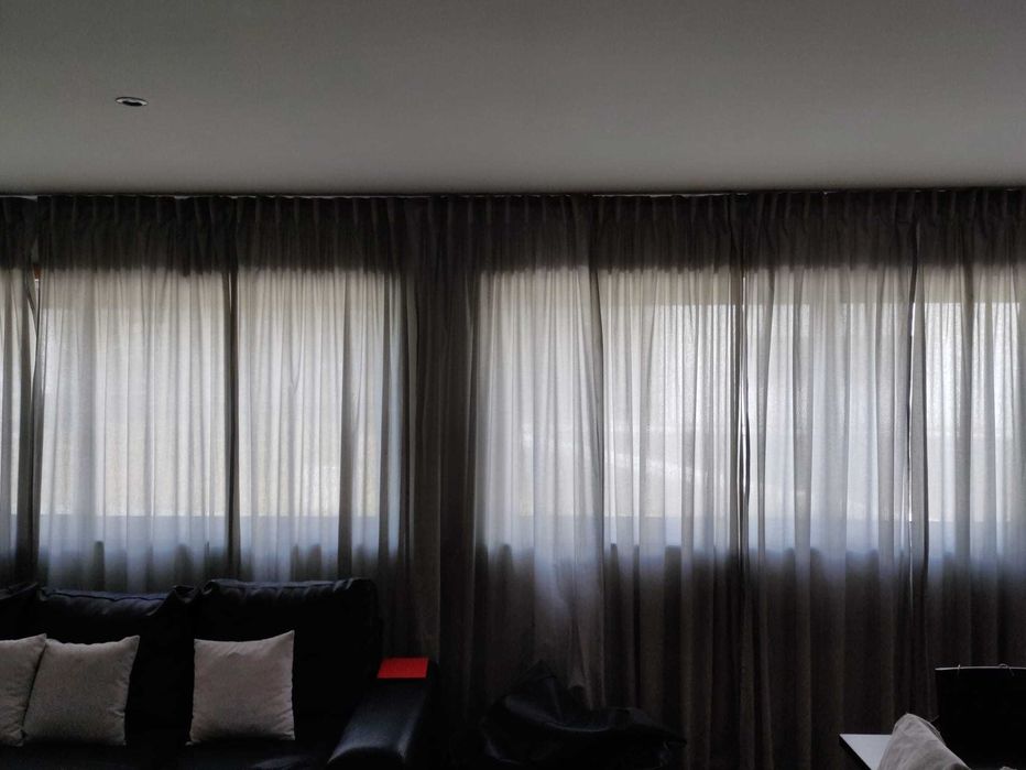 Cortinas com varão invisível