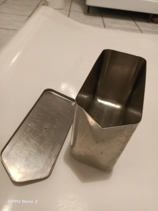 Pojemnik ze stali nierdzewnej