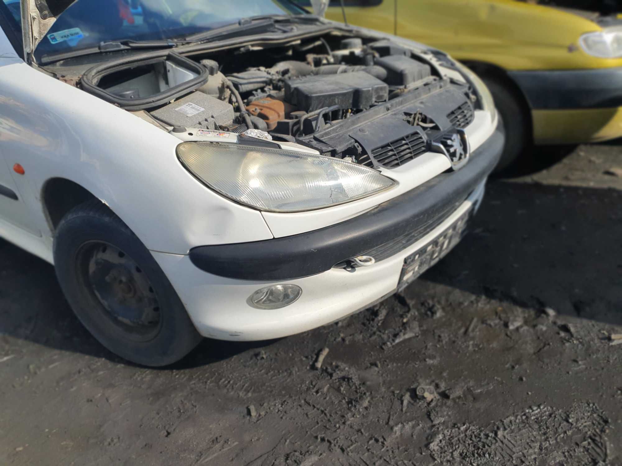 Zderzak przod przedni Peugeot 206