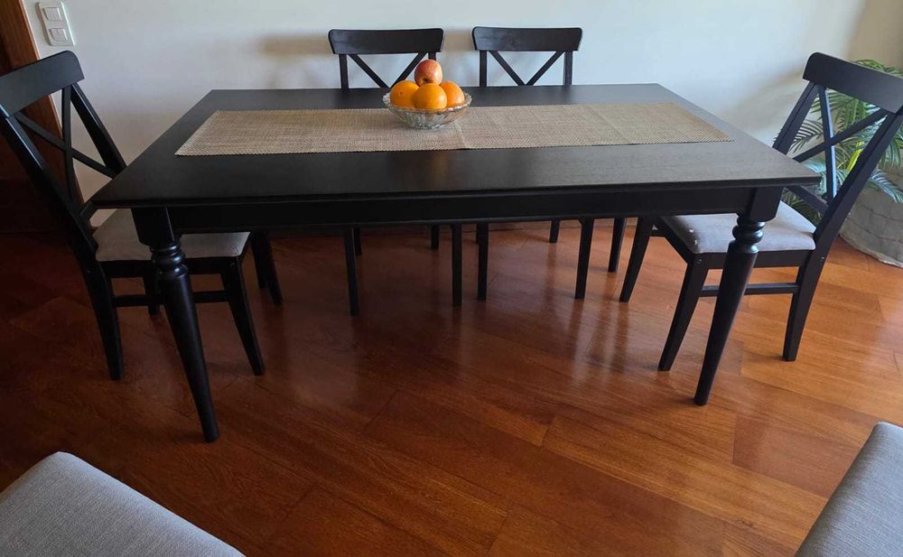 Elegante Conjunto de Mesa de Jantar - Madeira Preta - Expansível