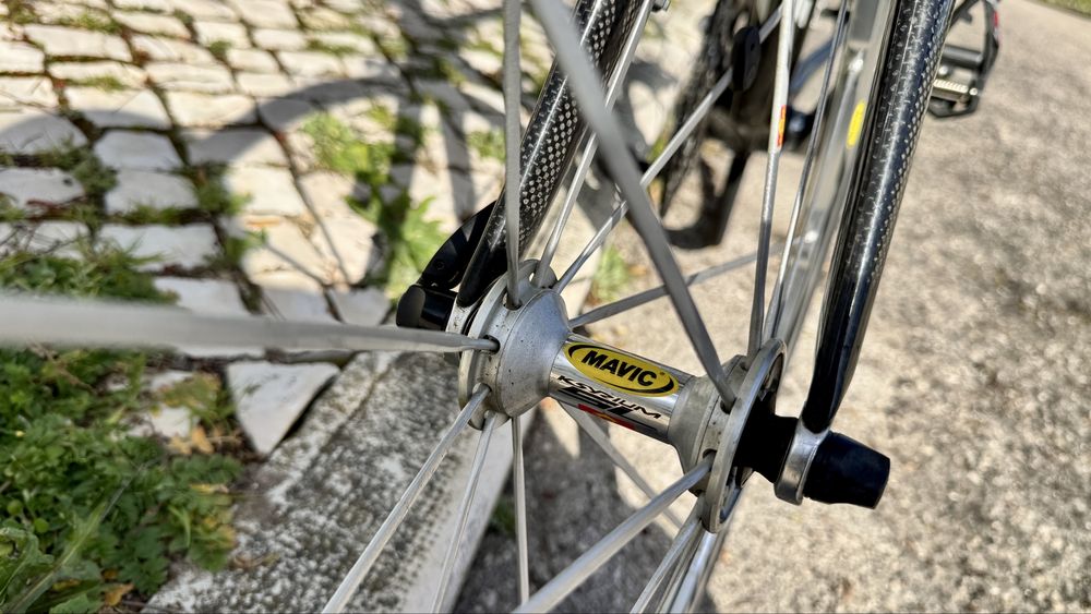 Bicicleta profissional de estrada - BH Team Carbon