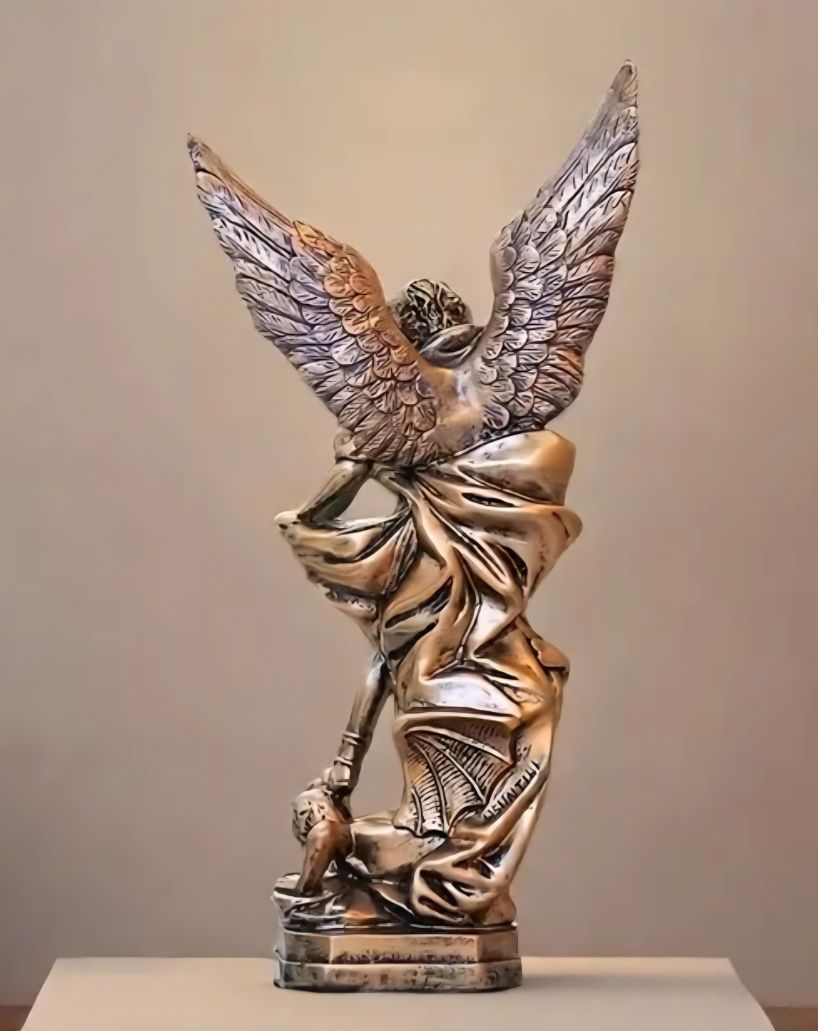 Figurka Św. Michała Archanioła