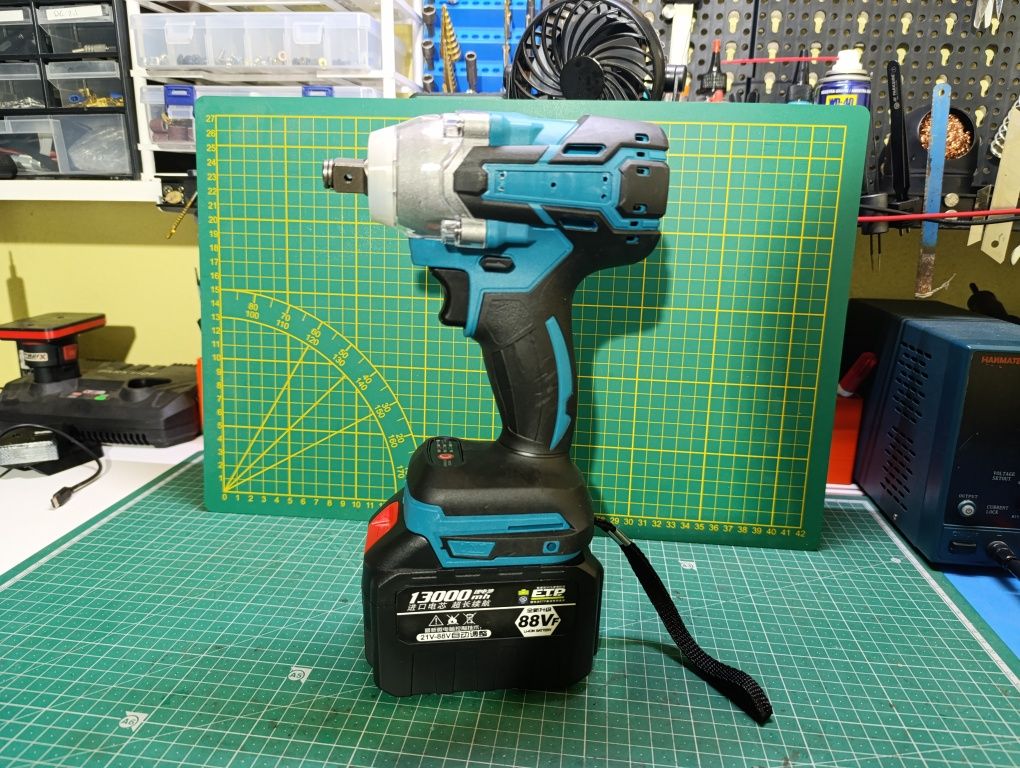 Maquinas de impacto Parkside e Makita