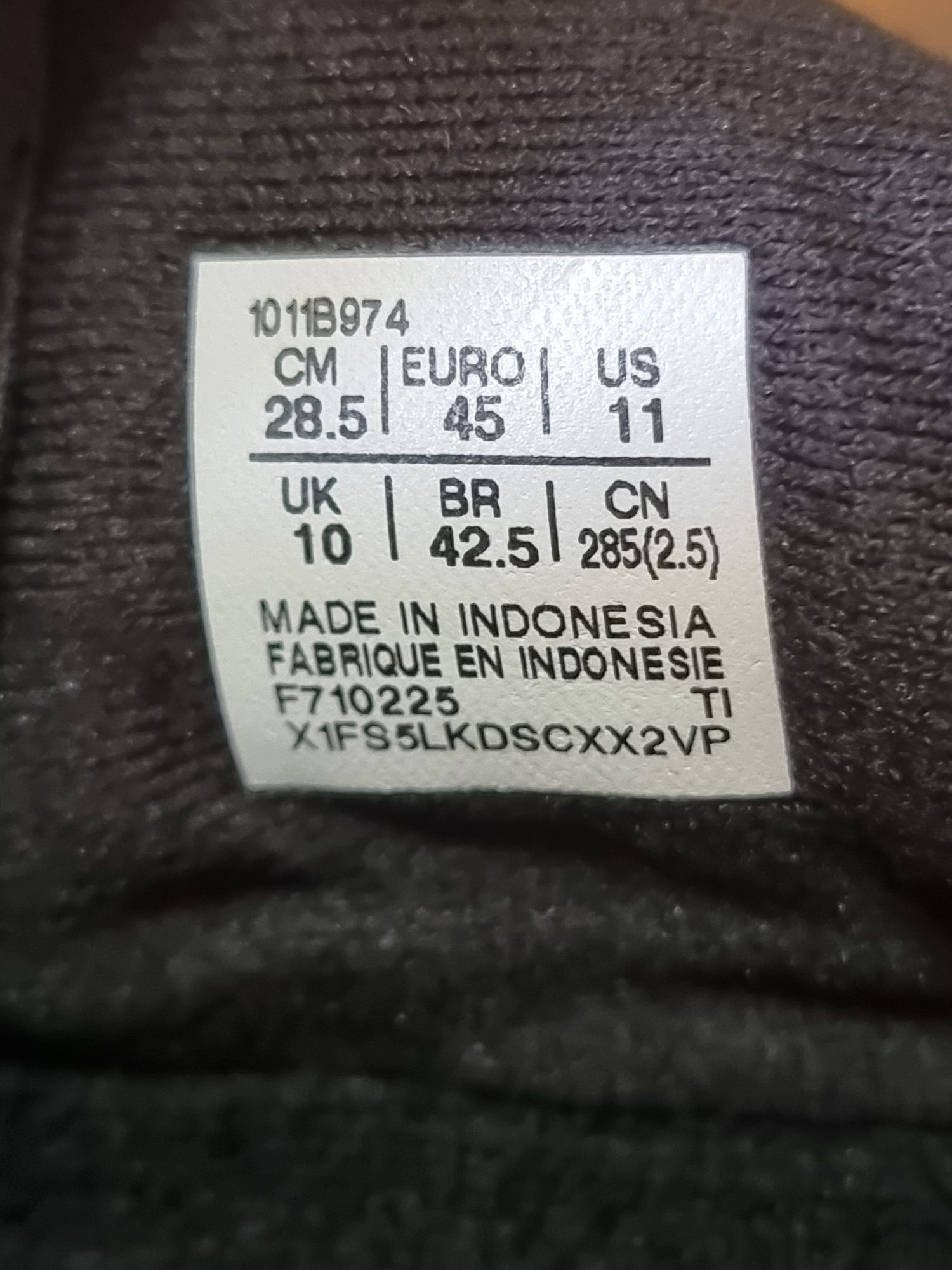 Оригінал 100% чоловічі кросівки asics novablast 5  eur 45