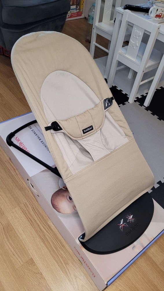 Leżaczek BabyBjörn balance soft