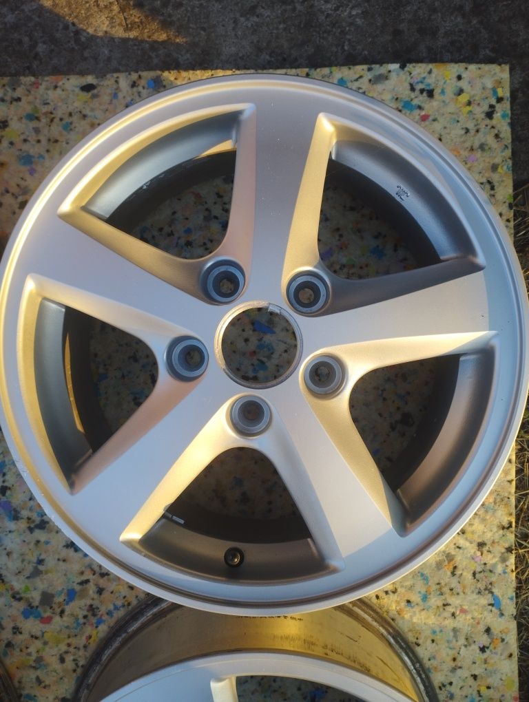 Продам Титани R 15