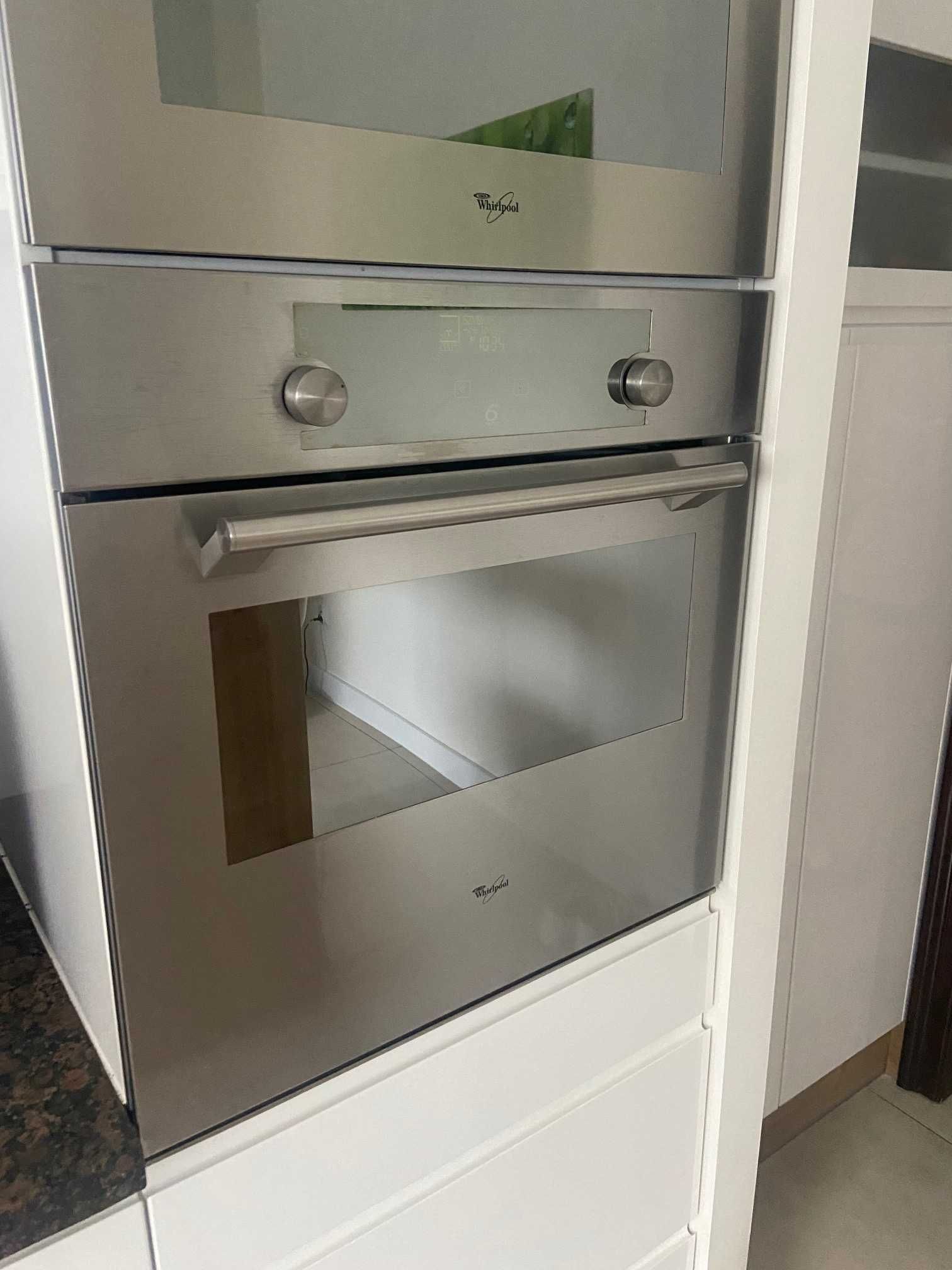 Kuchenka mikrofalowa Whirlpool do zabudowy - używana