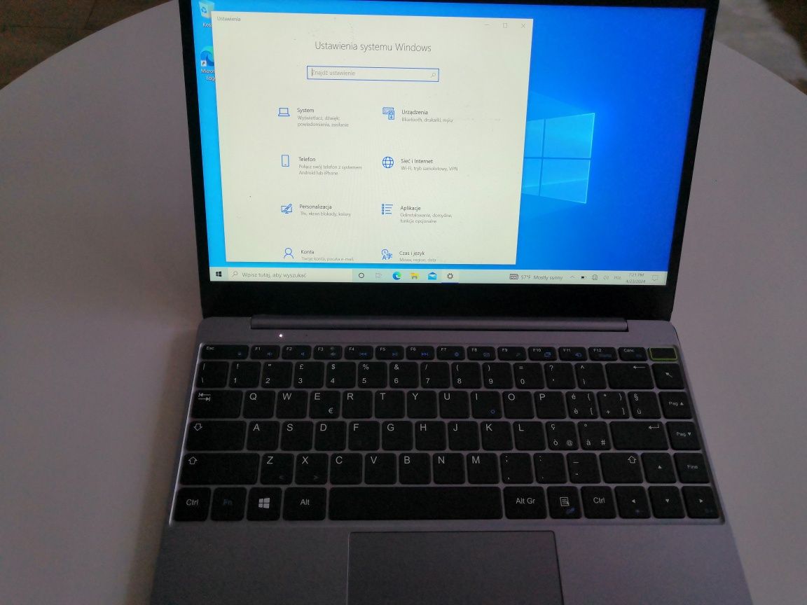 Dotykowy Laptop 13.3 cala 4GB Ram, 64 GB pamieci, Windows 10 lub 11