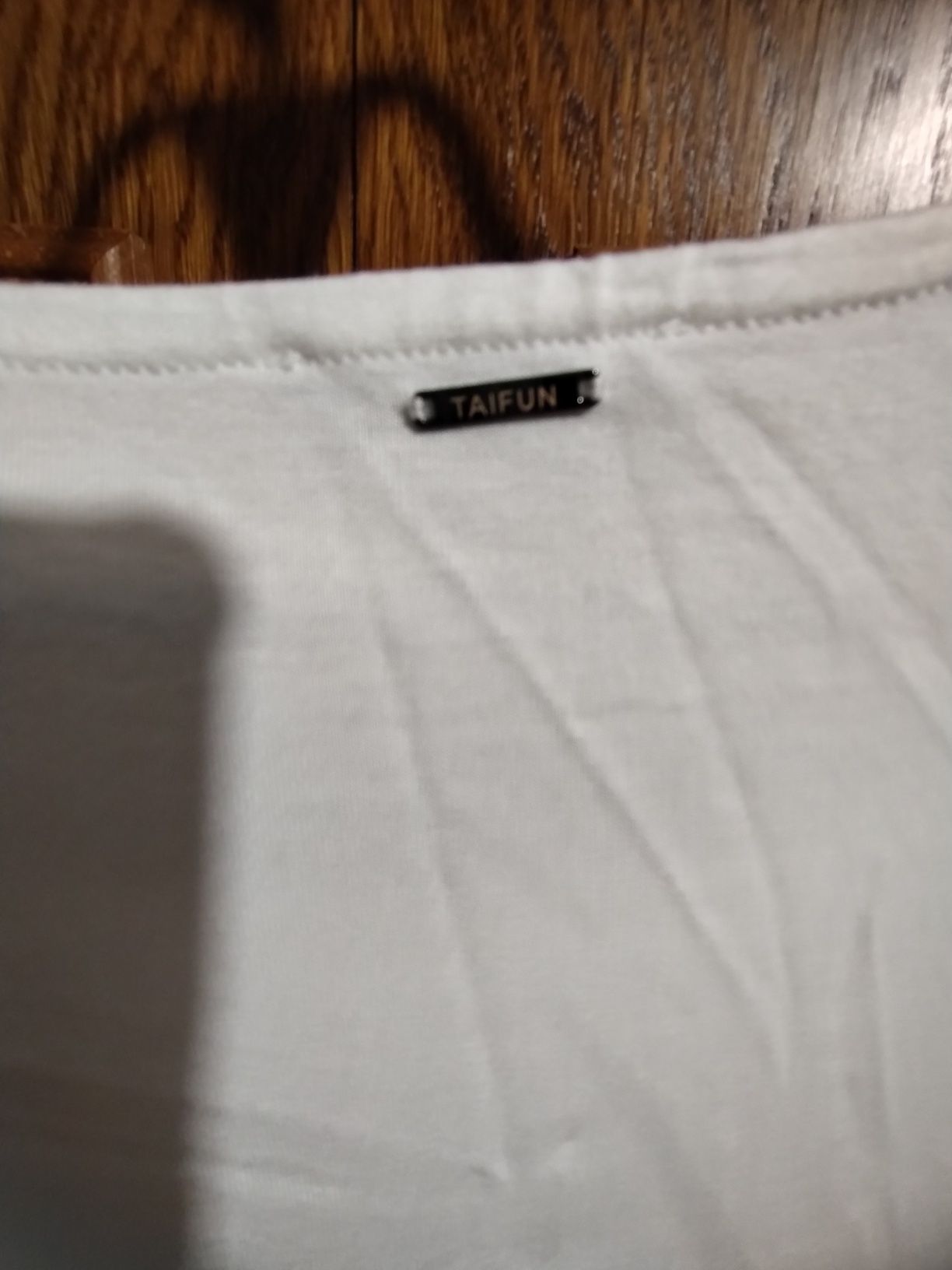 Nowa Biała bluzeczka marki Tajfun 42