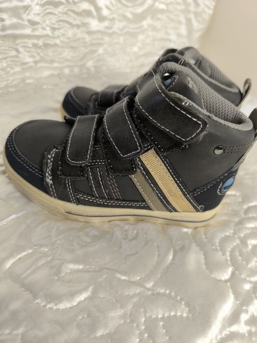 Buty sportowe adidasy chłopięce nowe rozmiar 25