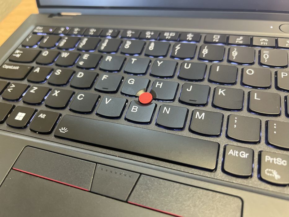 Lenovo L13 Yoga 2025 i7-1355U 16GB ram 1TB como novo