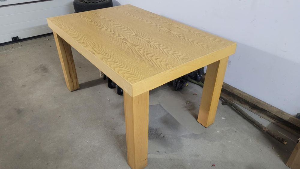 Duży Solidny stół