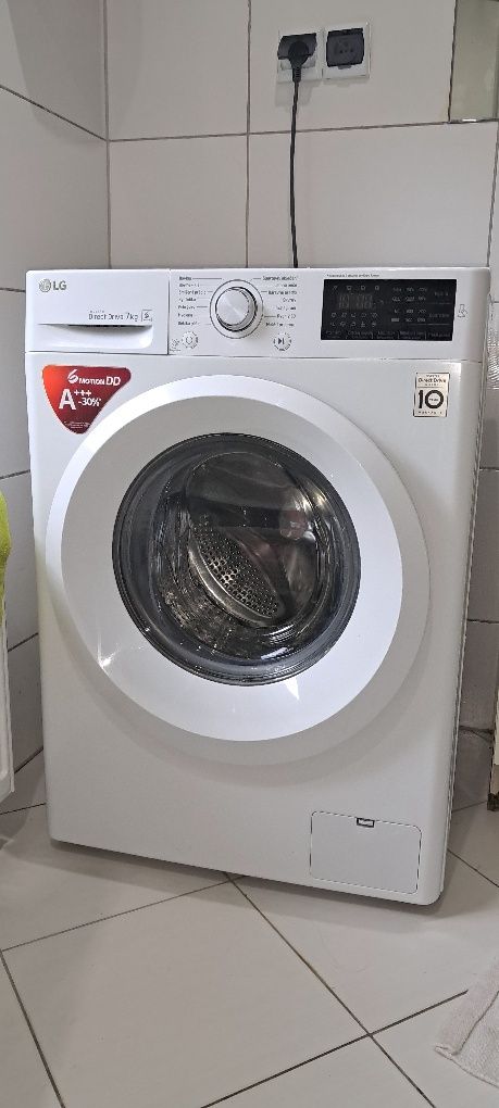 Sprzedam pralkę  LG Inverter Direct drive  7kg 6 Motion DD