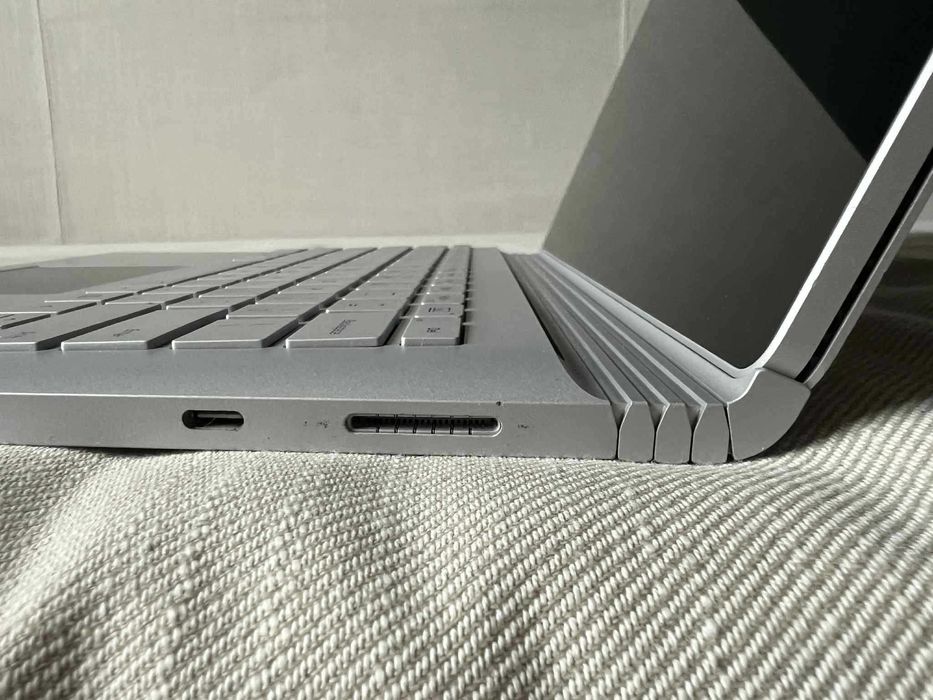 Microsoft Surface Book 3 – i7, 16GB RAM, Windows 11 Pro