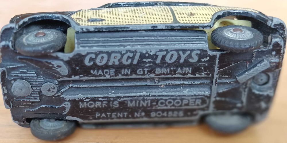 Mini Cooper Wickerwork Ref #249 Corgi Toys