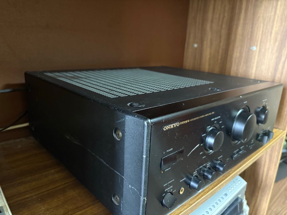Інтегрований стереопідсилювач Onkyo Integra R1 А-8850