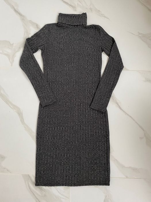 Плаття платье в рубчик футляр під горло гольф сукня міді миди